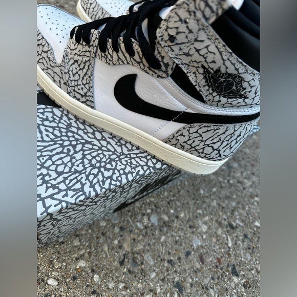 Air Jordan 1 Retro OG High Cement Elephant Print DZ5485-052 Men's - Picture 3 of 16